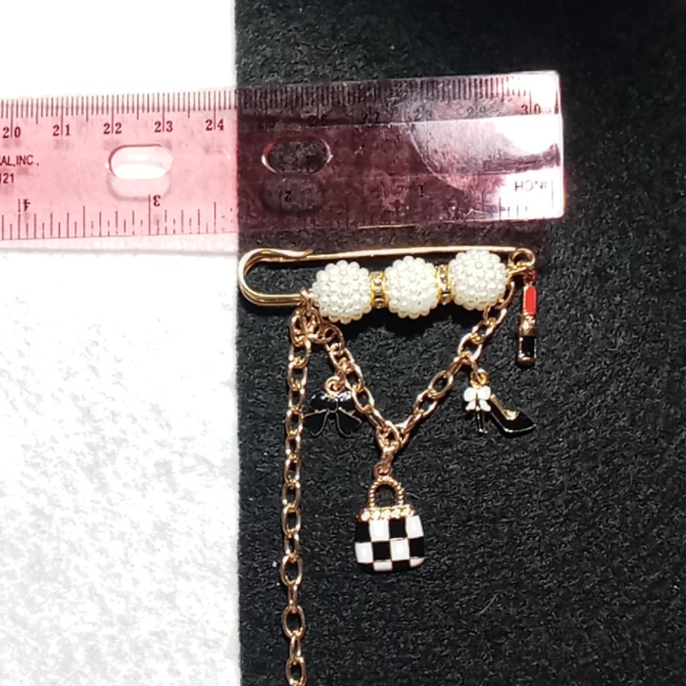 Cute Brooch - Picture 5 of 6